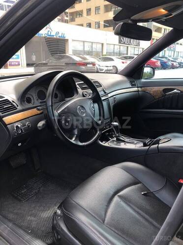 Mercedes E 220-10