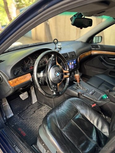 BMW 528-5