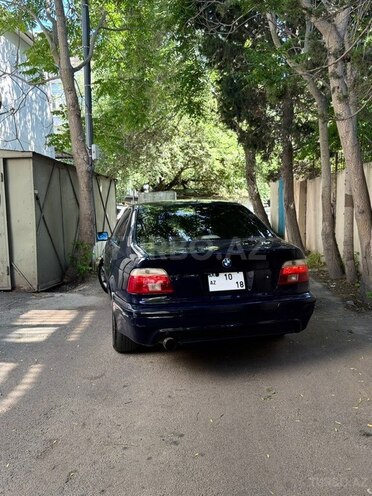 BMW 528-4