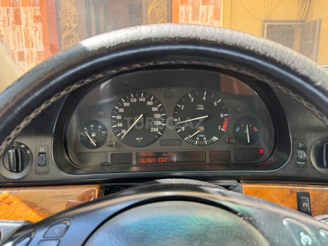 BMW 528-12