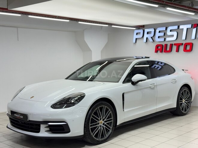 Porsche Panamera-1