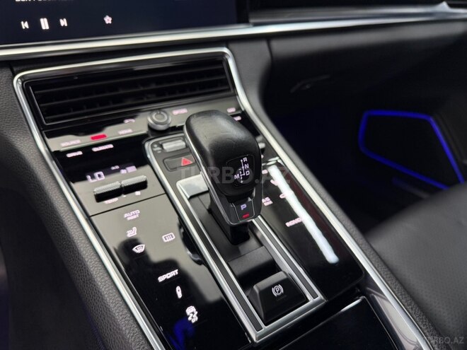 Porsche Panamera-11