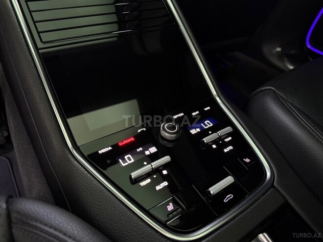 Porsche Panamera-10