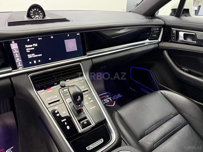 Porsche Panamera-13