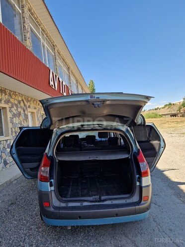 Renault Scenic-8