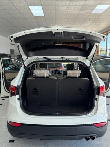 Hyundai Santa Fe-30