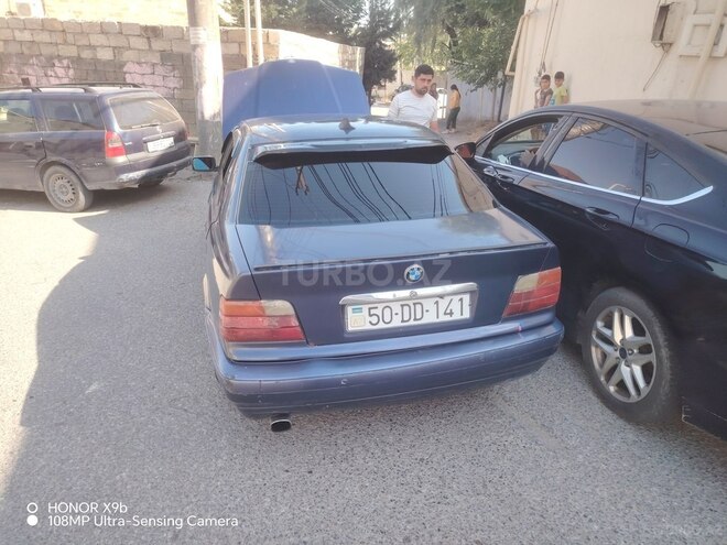 BMW 320-8