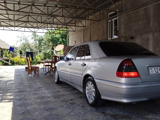 Mercedes C 200-4
