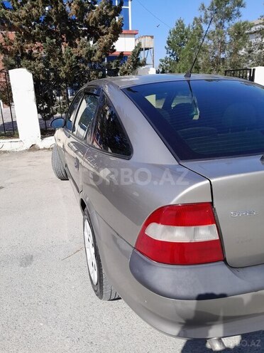 Opel Vectra-2
