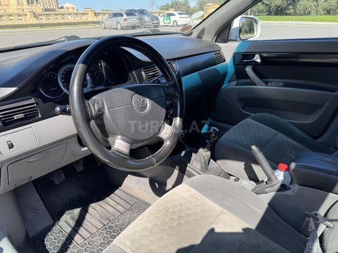 Daewoo Gentra-11