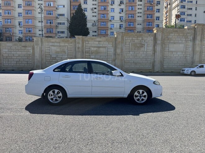 Daewoo Gentra-12
