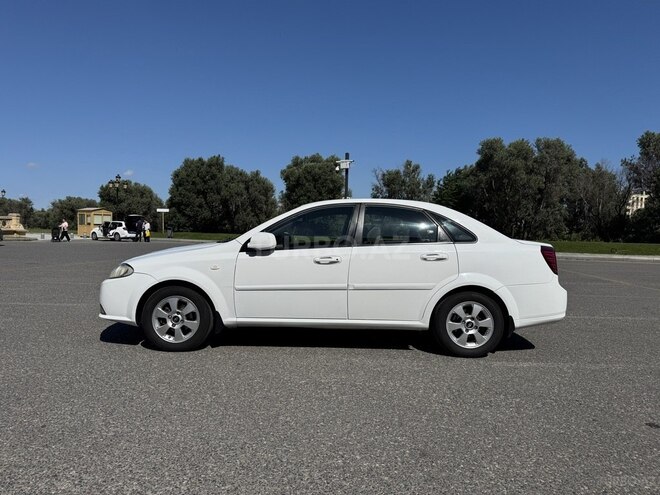 Daewoo Gentra-17