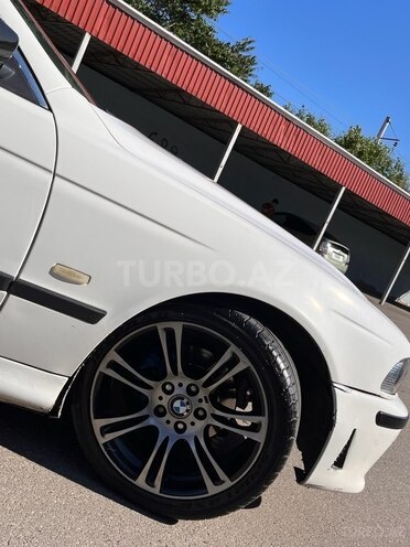 BMW 523-9