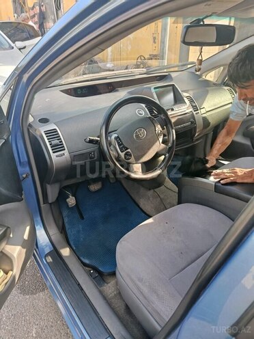 Toyota Prius-2