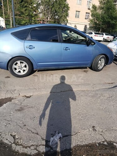 Toyota Prius-4