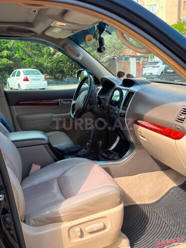 Toyota Land Cruiser Prado-8