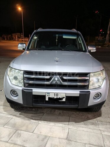 Mitsubishi Pajero-1