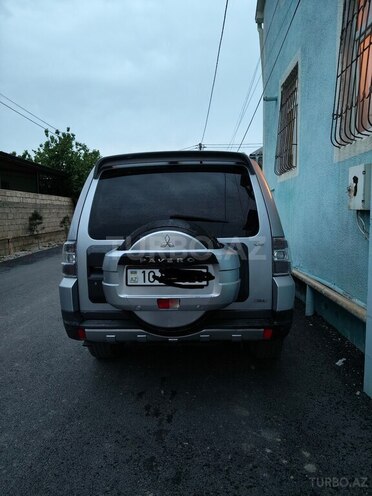 Mitsubishi Pajero-2