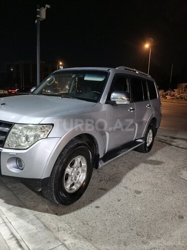 Mitsubishi Pajero-5