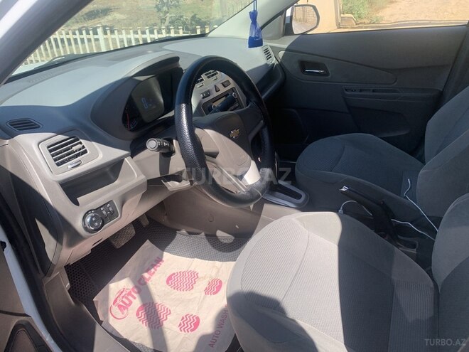 Chevrolet Cobalt-13