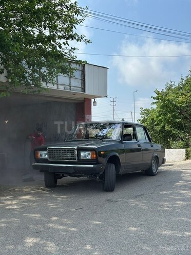 LADA (VAZ) 2107-2