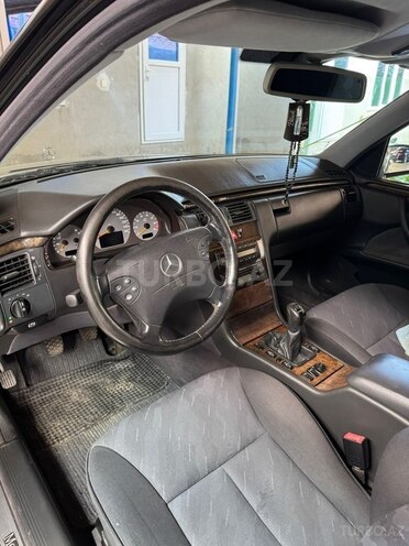 Mercedes E 200-6