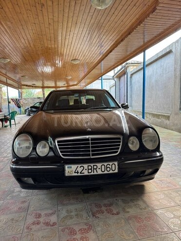 Mercedes E 200-1