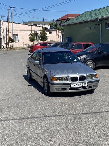 BMW 318-4