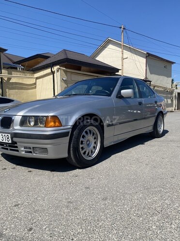 BMW 318-3
