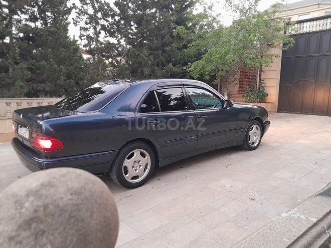 Mercedes E 220-5