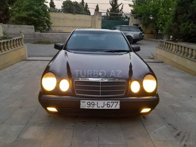Mercedes E 220-3