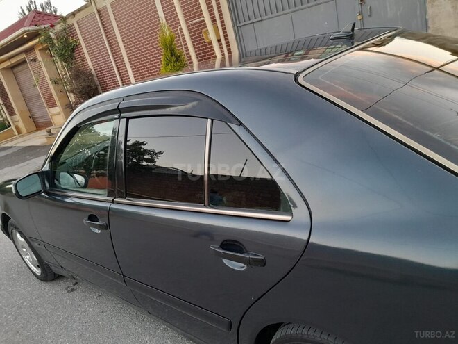 Mercedes E 220-8