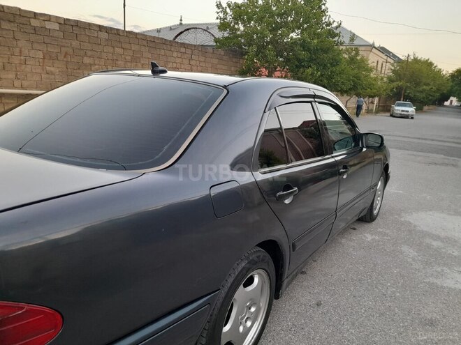 Mercedes E 220-9