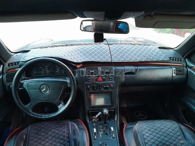 Mercedes E 220-16