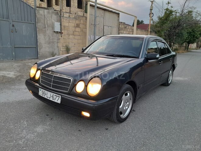 Mercedes E 220-10