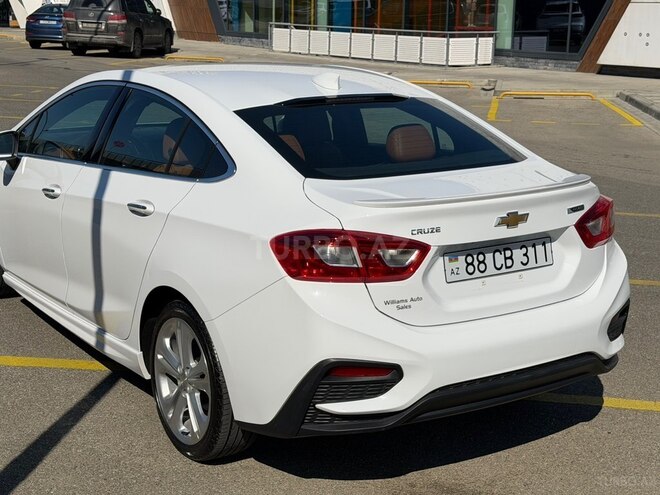 Chevrolet Cruze-12