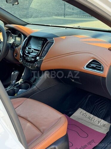 Chevrolet Cruze-13