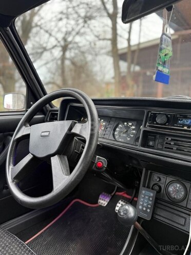 LADA (VAZ) 2107-8