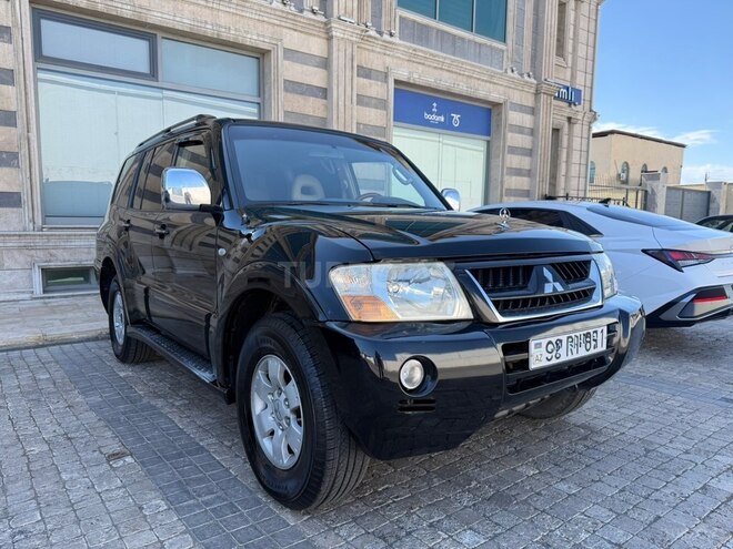 Mitsubishi Pajero-2