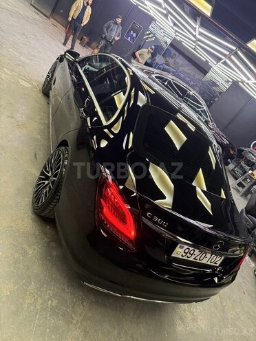 Mercedes C 300-11