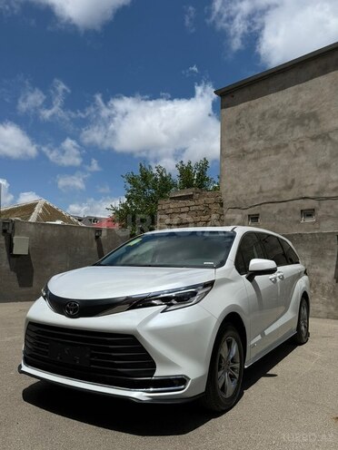 Toyota Sienna-2