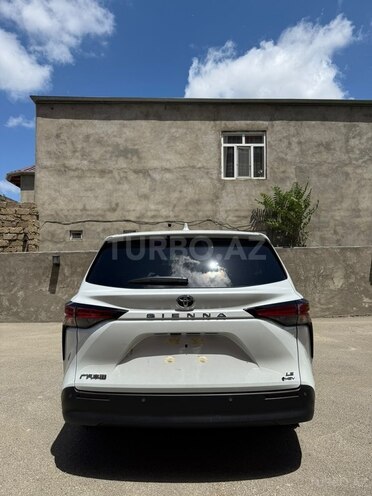 Toyota Sienna-13