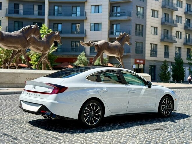 Hyundai Sonata-4