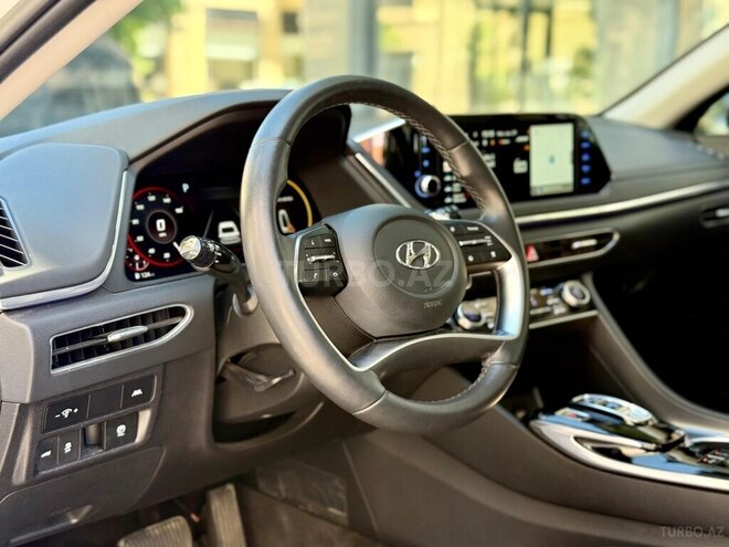 Hyundai Sonata-14