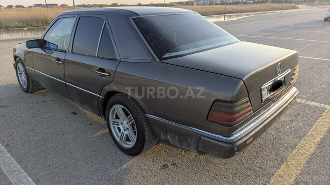 Mercedes 220 E-3