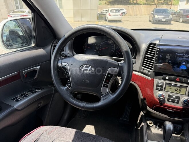 Hyundai Santa Fe-13
