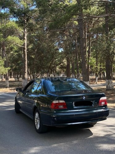 BMW 525-2