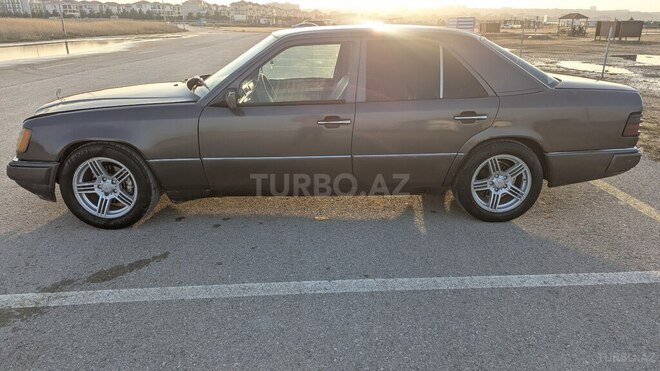 Mercedes 220 E-4