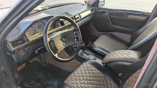 Mercedes 220 E-6
