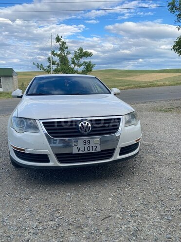 Volkswagen Passat-1